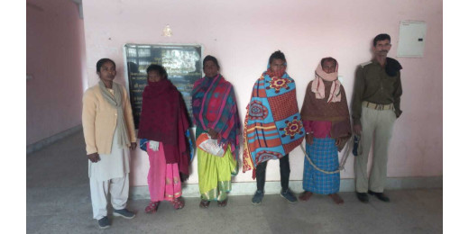 दो महिला समेत चार तस्कर गिरफ्तार, 27.750 लीटर महुआ शराब बरामद